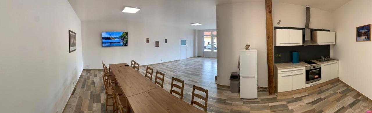 Apartmany Statek Bezdedice Hostomice Extérieur photo